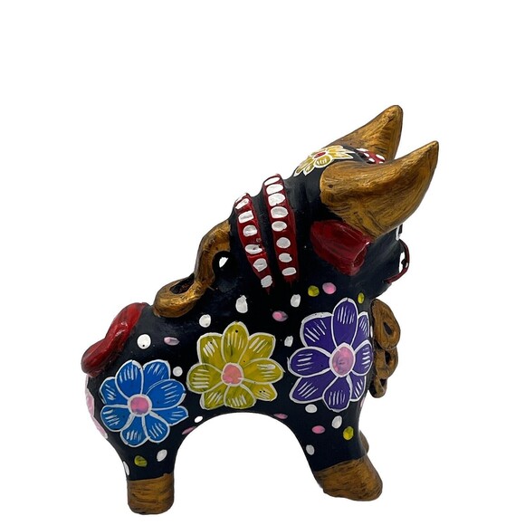 Hand Painted Black Floral Torito de Pucará Folk Art Pottery Bull Figurine Peru - Picture 5 of 16